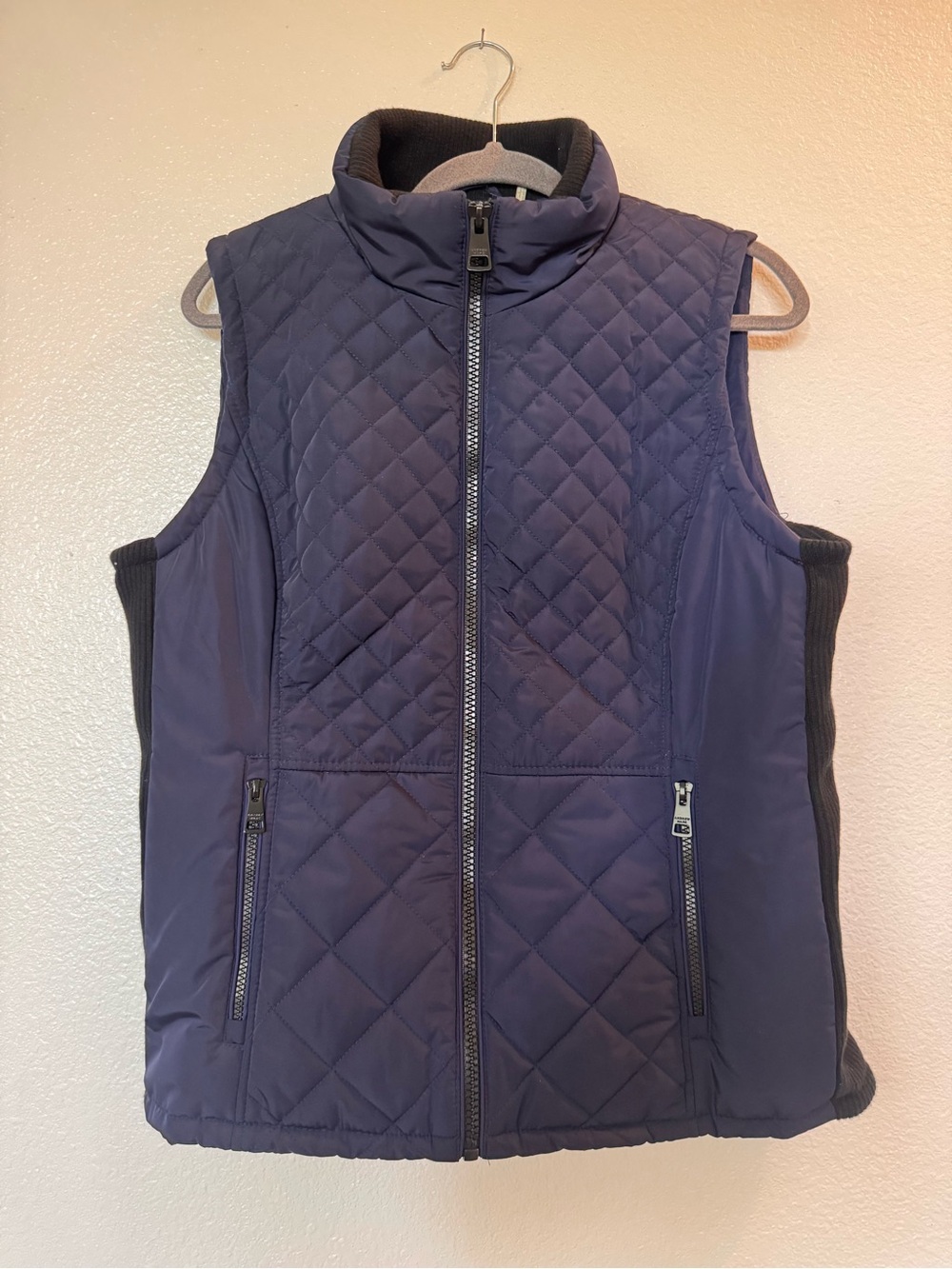 Andrew Marc Women’s L Quilted Vest Gorpcore Travel Career Hiking